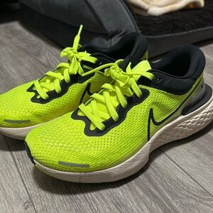 Nike Invincible Run ZoomX 10mens